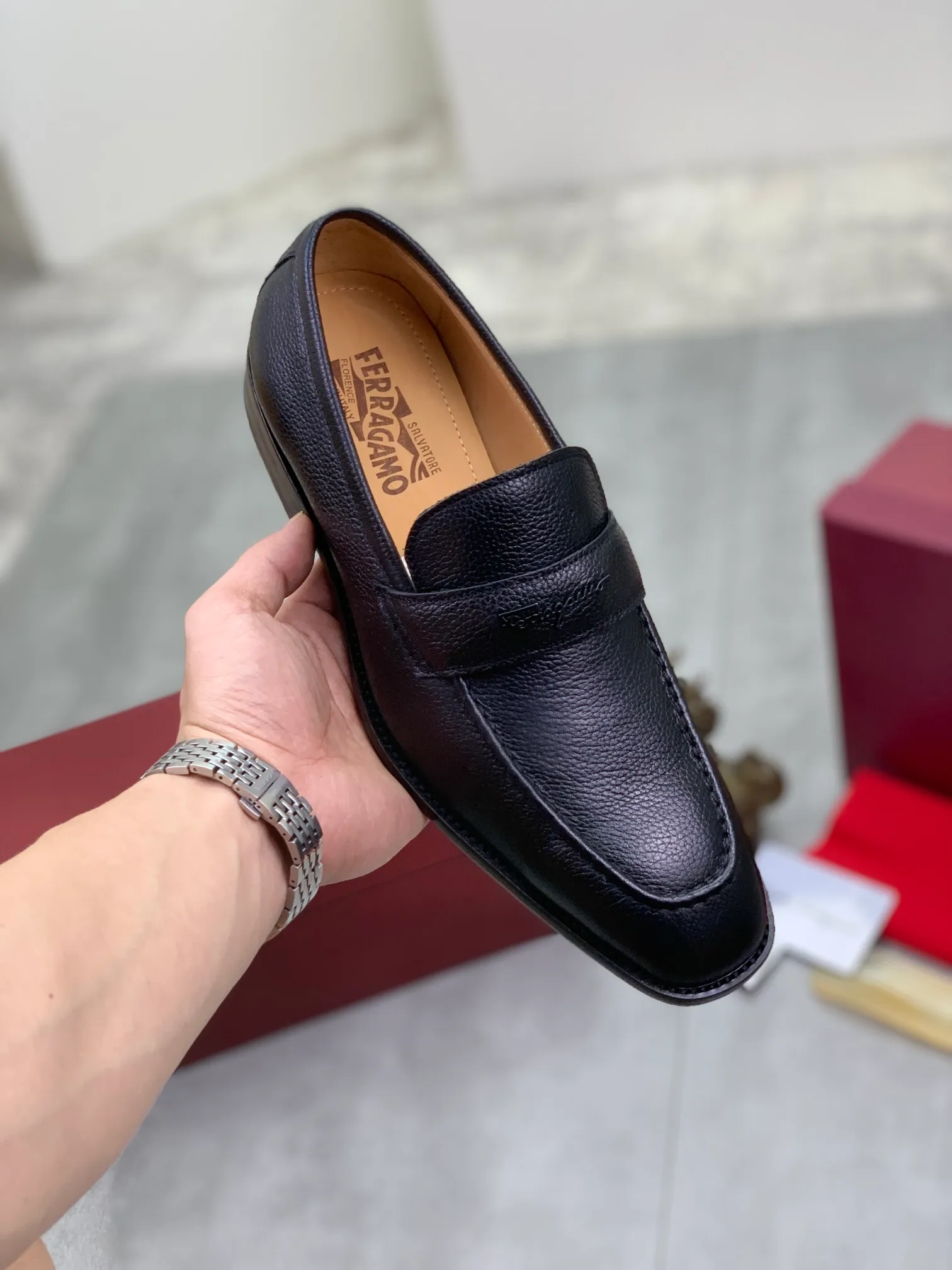Men's men's shoes💰P460💰[New model]🆘 Water-dyed cow lining [Ferragamo] Ferragamo's latest men's over-the-foot business leather shoes🇨🇳Official website original 1:1 molding💯The first layer is made of Italian imported calfskin➕Luxurious genuine cowhide lining, soft and comfortable🌴High-end atmosphere, the first choice for high-grade men🍍38-45 Black Brown🉑️Select
